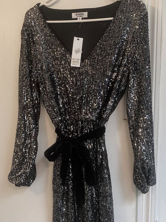 BB Dakota by Steve Madden Dresses & Skirts - BB Dakota by Steve Madden Black/Silver Sequin Cocktail Dress Size MEDIUM – NWT